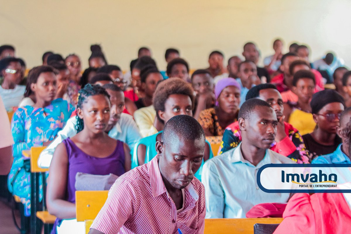 🗓️ Ce 5 juillet, <a href="/BujaHub/">BujaHub</a> a tenu une conférence à l'UGL de @MairieBuja sur le thème : « Comment transformer une idée en projet entrepreneurial ? » 🎤

<a href="/OumarKante/">oumar kante</a> a motivé les étudiants :👉 « L’idée seule ne suffit pas, c’est l’exécution qui fait la différence. »
#Burundi