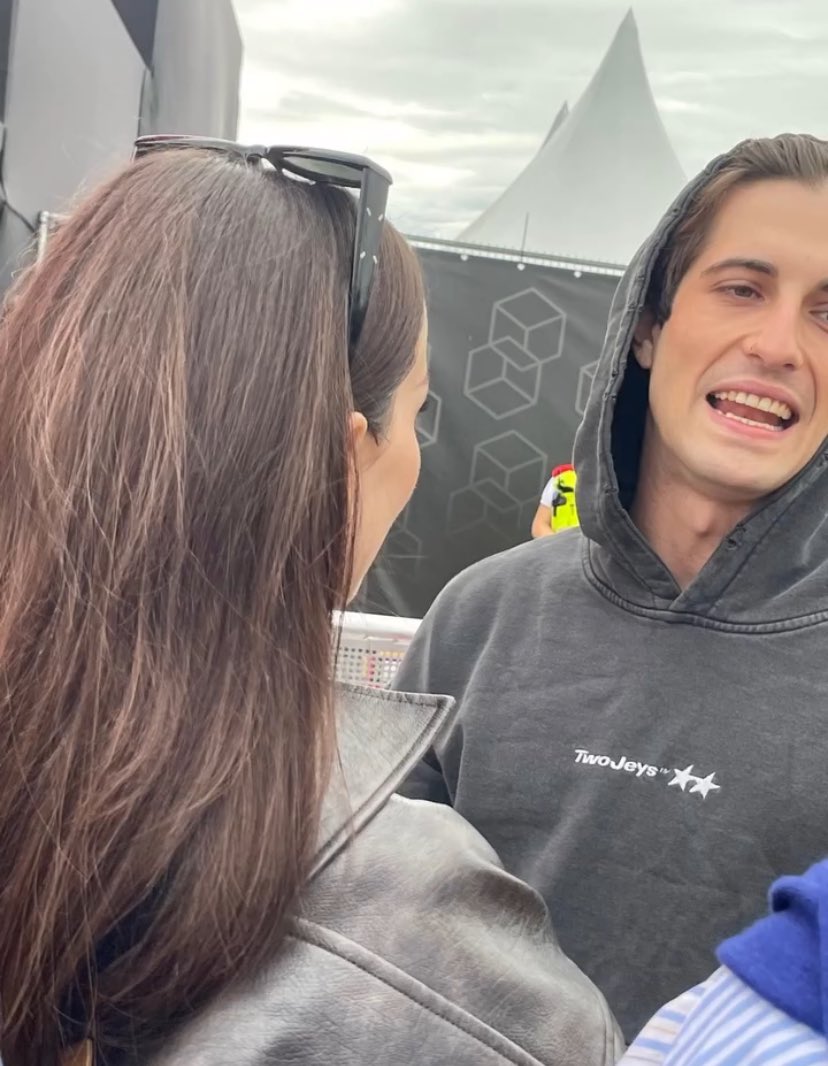 📷 | 05.07.2025 • Damiano David and Dove Cameron spotted at the Rock Werchter Festival 

via iamolgasunny IG