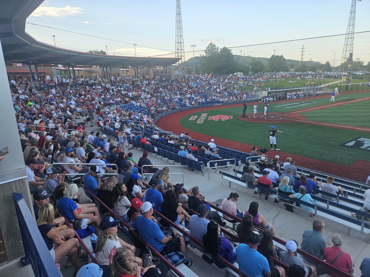 Another great crowd tonight for Fireworks night!
