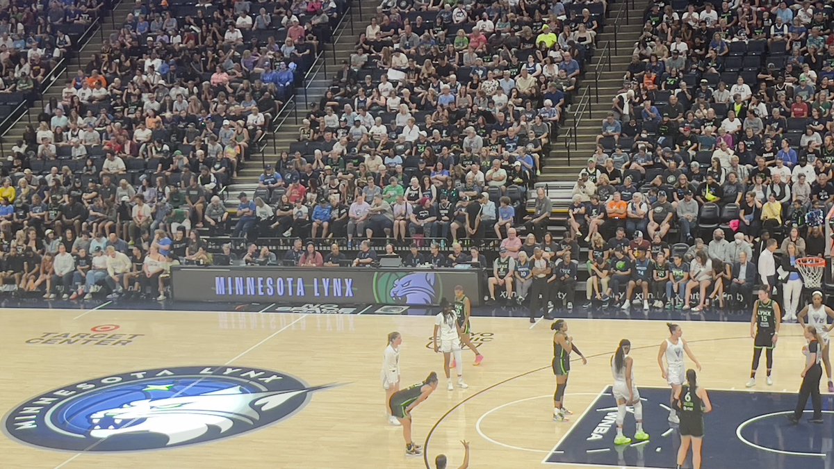 Where’s ⁦<a href="/TheJeffBissoy/">Jeff</a>⁩ from ⁦<a href="/CarletonCollege/">Carleton College</a>⁩.  I’m with the ⁦<a href="/minnesotalynx/">Minnesota Lynx</a> .  Next time.