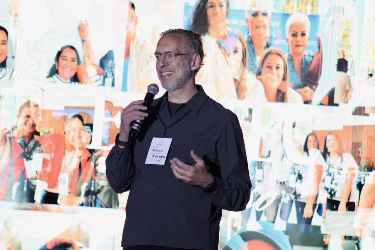 ¡Qué viaje tan emocionante al pasado! 🎉
Celebramos los 50 años del <a href="/TECcampusQRO/">TEC Campus Querétaro</a> abriendo una cápsula del tiempo que desató un mar de recuerdos.
Me reencontré con excompañeros, amigos de toda la vida y momentos que marcaron mi camino.
Volver al lugar donde todo empezó... no