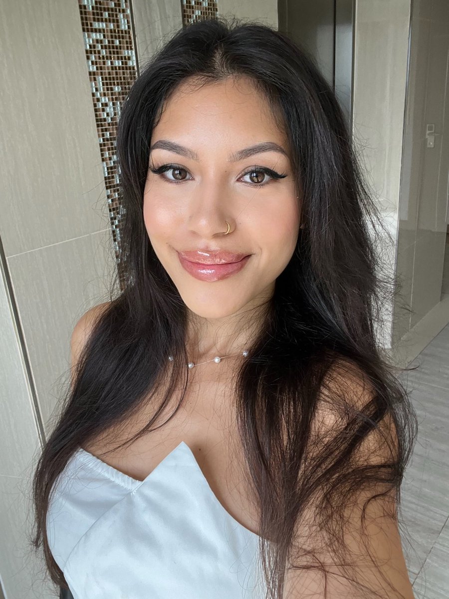 GM ❤️ going for breakfast with my friend and talking about future plans , have a wonderful day everyone ✨