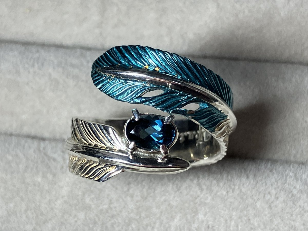 デザフェス61でお迎えした子
アレキは見る場所で色がコロコロ変わって楽しすぎる🥹

以前マルシェでお迎えした子も一緒にぱしゃり😌

Agate(<a href="/agate_silver/">AGate@2/7、8浅草橋Atelier AR林檎屋さん個展に潜入</a>)さんより