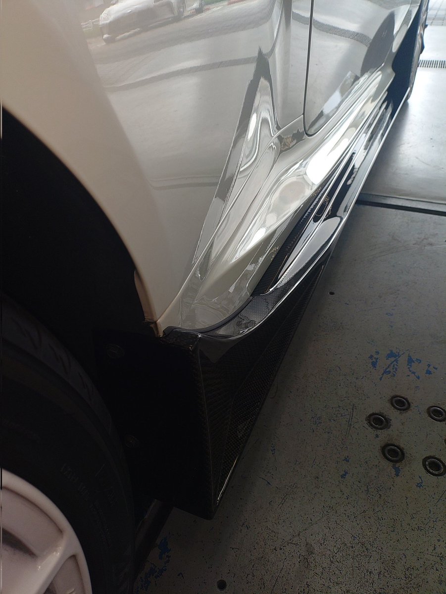 本日の作業は、SARDさんの、《GT-1SIDE STEP》のカーボンを、GRヤリスにお取り付けですΣ(ﾟ∀ﾟﾉ)ﾉｷｬｰ
#SARD #GRヤリス #GRガレージ ＃GRGarageさいたま中央