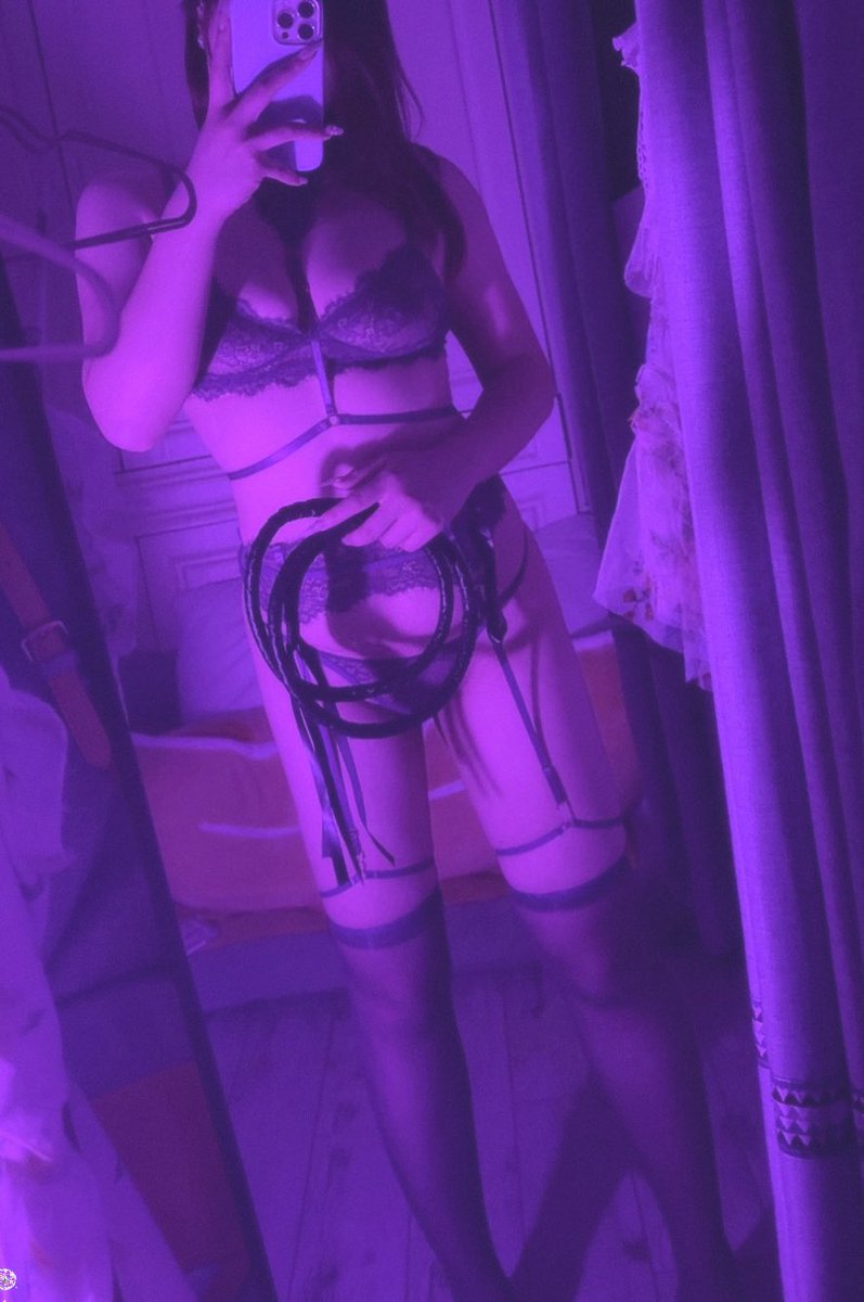 抱歉我有严重的精神的问题 ,所以我接受不了平等的恋爱关系 ,如果你真的爱我 ,就给我当狗吧😏#四爱 #四爱女攻 #四爱女攻男受