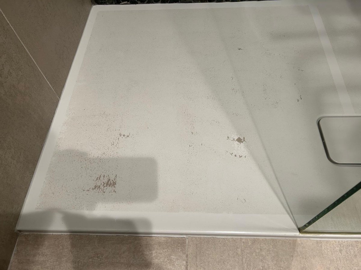 Stoneplusbe's tweet photo. ❌ Antislip douchecoating zo aanbrengen? Slecht idee.
✔ Wij doen het beter:
✅ Reinigen
✅ Herstellen
✅ Slimme antislip-patronen
📸 Bekijk de beelden en oordeel zelf 👇
#renovatie #antislip #fail #douche #solidgrip https://t.co/wRT9jboEjk