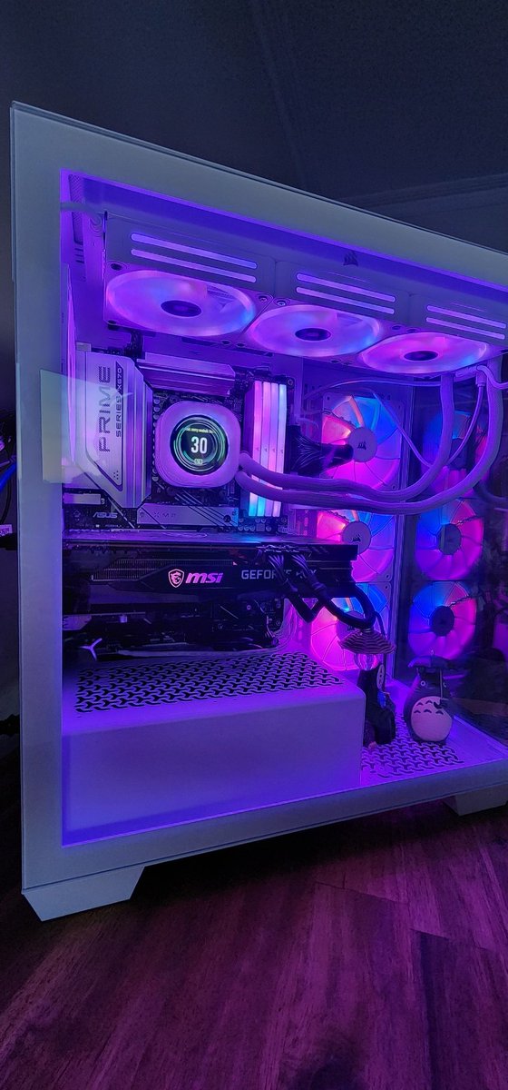 xXMissCanonXx's tweet image. Oml I'm in love with this @CORSAIR case 😍
Just put in the H150i today, solid upgrade 👏🏻👏🏻👏🏻👏🏻
#notspon