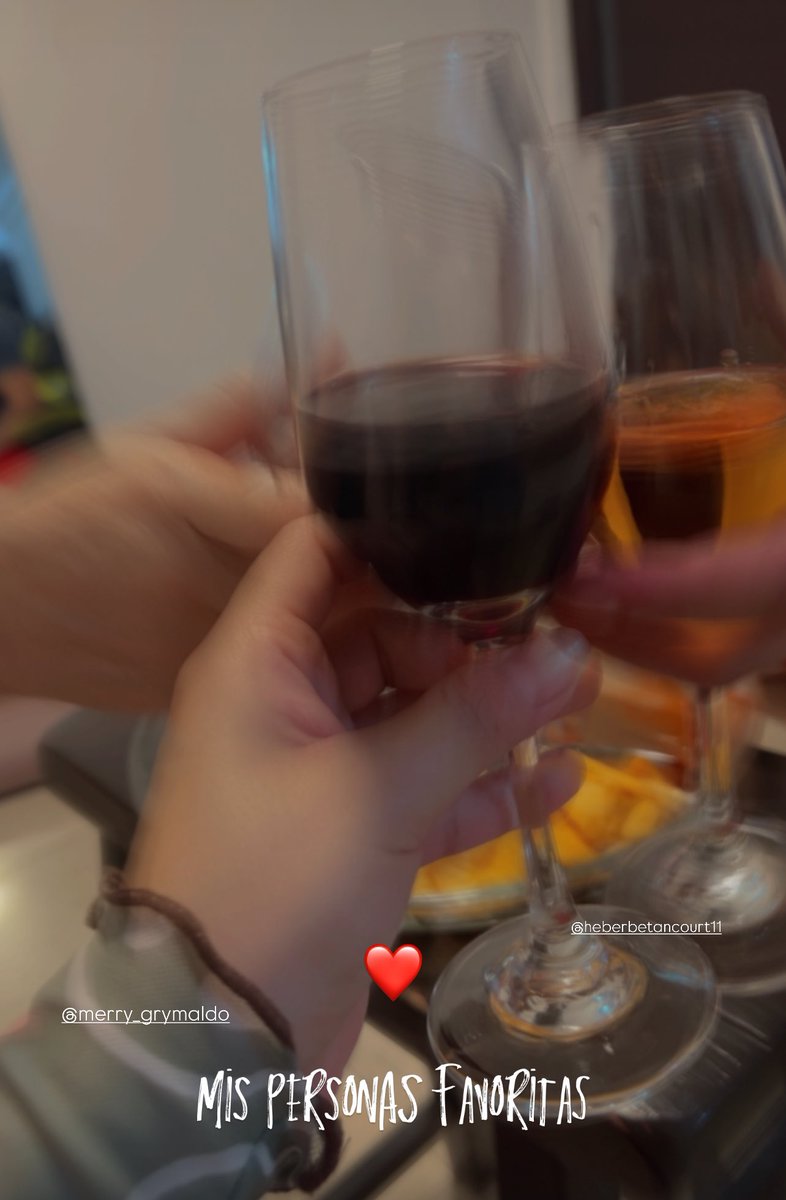 jaygrimaldoo's tweet photo. Lo más hermoso de mi vida + mi papi que no vino 🤭❤️ https://t.co/vM6xMYqhdx