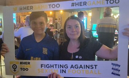 BCFCWomenOSC's tweet image. Brilliant to see @HerGameToo with @BCFCWomen last night, looking forward to working together to improve football for everyone 👏 also was lovely to see our own @HerGameToo ambassador and fellow OSC lead @ClaireLa13 💙 #HerGameToo #lionesses #BCFCWOMEN #BCFCWOMENSOSC #BCFC #KRO
