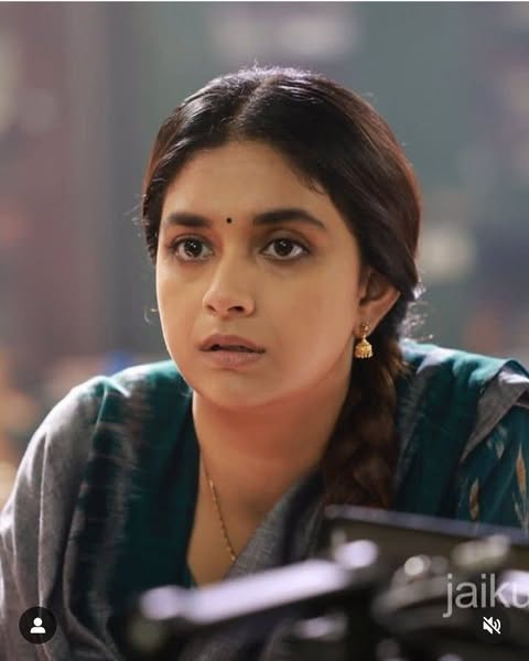 me : akka , unata onu solanum 📷
akka : solu ena
me : akka , i think I'm not a boy 📷
akka : athan elathukum theriyumae. 📷
me : naa girl ah vaala aasa padren 📷
akka :mothala veetu velailam senju kathuko,  hair ah valathuko, ears, nose pierce paniko,  ,