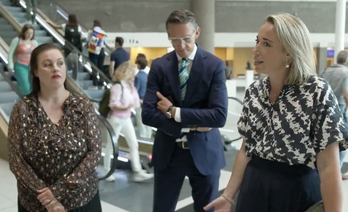 Interviewer Nieuwsuur: “Wat vindt u van de islam?”

Coenradie: “Van de islam? Eh… ja, prima.”

Daarom dus #PVV en geen #JA66