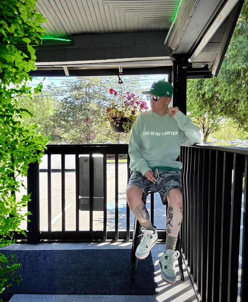 K.R.I.S. (@krispykrops) on Twitter photo "Green is the prime color of the world, and that trom which its loveliness arises.”
JORDAN 4 RETRO SB 'pine green' 💚
<a href="/Jumpman23/">Jordan</a> <a href="/nikesb/">NIKE SB</a>
<a href="/honorthegiftco/">Honor The Gift</a> <a href="/TalentlessCo/">Talentless</a>
#KimIsmyLawyer @kimkardashian "Green is the prime color of the world, and that trom which its loveliness arises.”
JORDAN 4 RETRO SB 'pine green' 💚
<a href="/Jumpman23/">Jordan</a> <a href="/nikesb/">NIKE SB</a>
<a href="/honorthegiftco/">Honor The Gift</a> <a href="/TalentlessCo/">Talentless</a>
#KimIsmyLawyer @kimkardashian