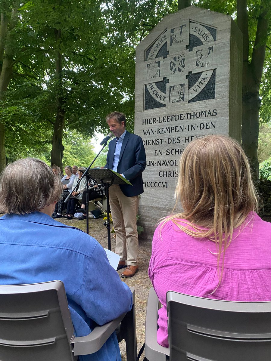 Het was een eer om gisteravond de Thomas a Kempis lezing te mogen verzorgen op de Agnietenberg bij Zwolle. En er werd mooi gezongen door het koor Dominicantus o.l.v. René van Breukelen.