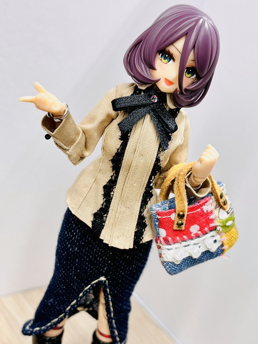 機雷服のトップスとタイトスカート(デニム)にブーツを足してコーデ✨
秋物っぽい落ち着いた感じで良き(◍´꒳`)b

トップス＆タイトスカート：山中パパさん

 #メガミデバイス
 #布服ガール