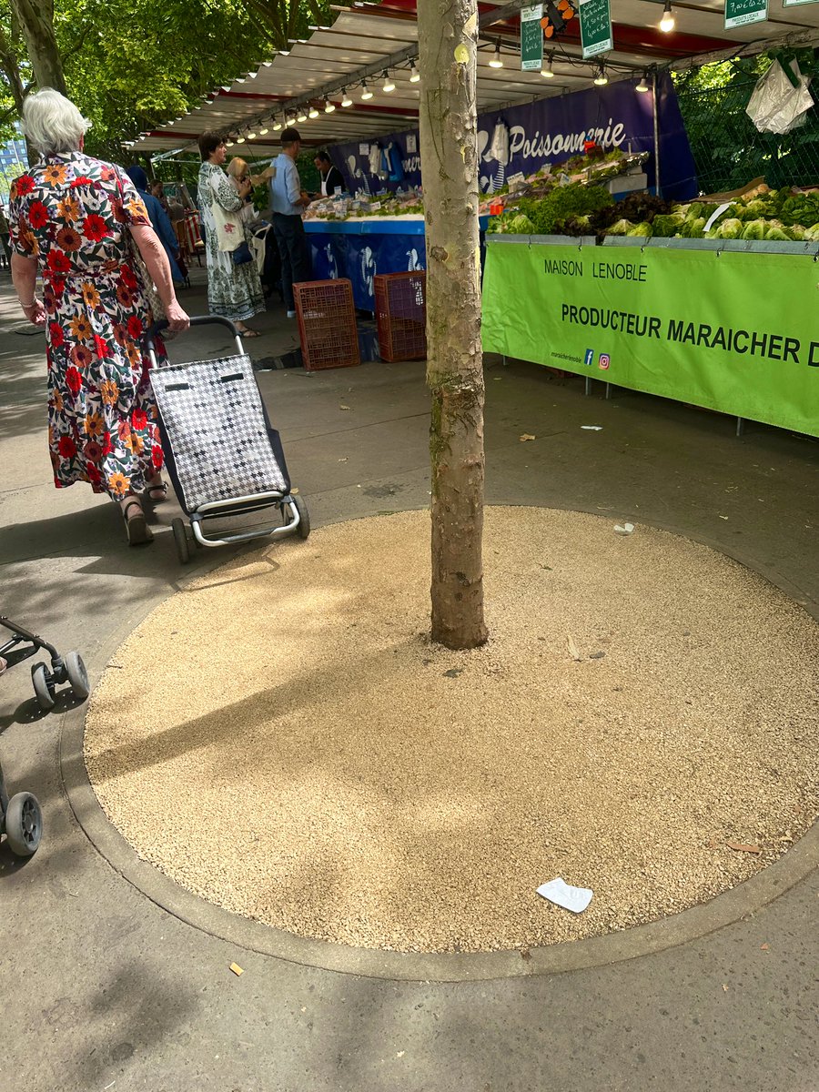 Geoffroy Boulard (@geoffroyboulard) on Twitter photo Sur le marché Berthier hier avec <a href="/LedranCh/">Christophe Ledran</a> à la rencontre des habitants du quartier Champerret Porte d’Asnières et des commerçants.
🔎 Consultez notre bilan de mandature : calameo.com/read/005579775… Sur le marché Berthier hier avec <a href="/LedranCh/">Christophe Ledran</a> à la rencontre des habitants du quartier Champerret Porte d’Asnières et des commerçants.
🔎 Consultez notre bilan de mandature : calameo.com/read/005579775…