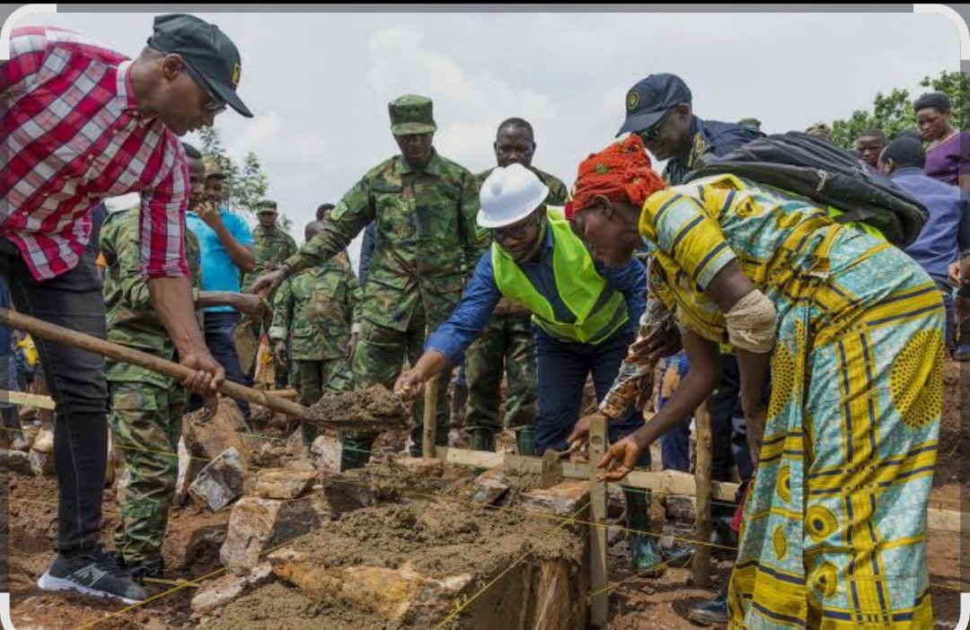 JacksonJambo777's tweet photo. the RDF embodies rwanda's spirit of unity and resilience. together with the citizens they're shaping a future of shared prosperity . this is why Rwandans love and trust their army deeply #Kwibohora31 https://t.co/R2PPAcV3wg