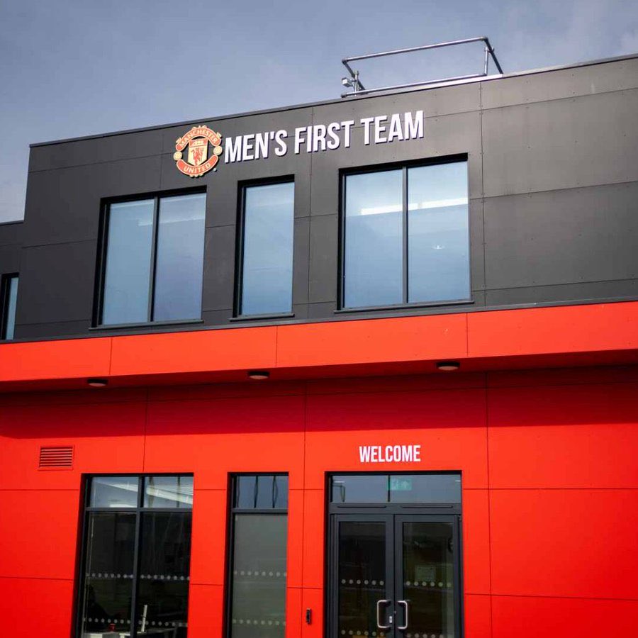 United Update (@unitedsupdate) on Twitter photo The players return for pre-season TOMORROW & only ONE first team signing (which was a buy-out clause) has been completed. Absolutely disgusting & simply not good enough! <a href="/OmarBerrada/">Omar Berrada</a> & <a href="/ManUtd/">Manchester United</a>
Might as well prepare for the next United manager because the club have let Amorim The players return for pre-season TOMORROW & only ONE first team signing (which was a buy-out clause) has been completed. Absolutely disgusting & simply not good enough! <a href="/OmarBerrada/">Omar Berrada</a> & <a href="/ManUtd/">Manchester United</a>
Might as well prepare for the next United manager because the club have let Amorim