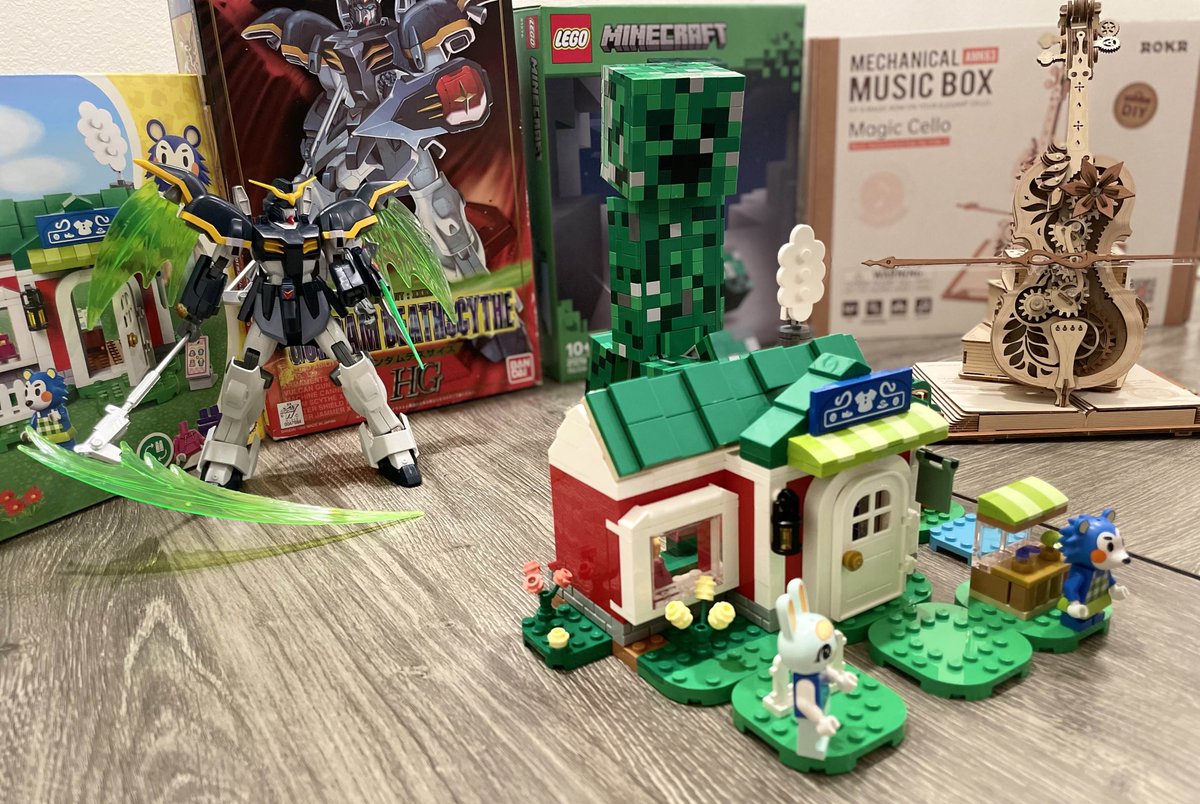 ffSade's tweet image. hosted a build night with friends~ got to finally tackle a gundam model kit i've had for a decade, and an animal crossing set. @AstorAida made the cello, and @deardisdain made the creeper!