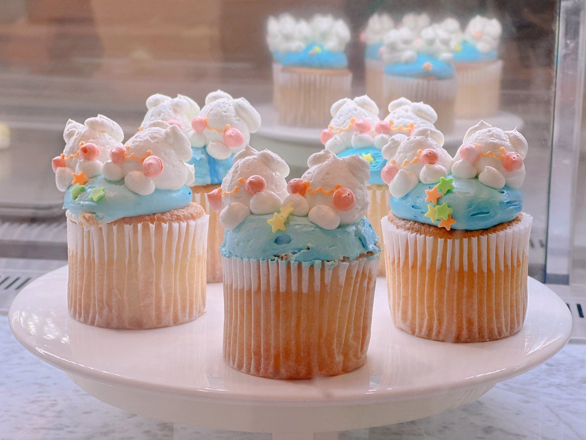 깔끔하고 코지한 분위기의 디저트 카페에서 대관 예약 받고있습니다💕

🚩커스텀 디저트&amp;음료 제작
🚩🍮~25년 10월 일정은 추가 지원중 🫶🏻

일정 확인 및 문의 📍 linktr.ee/p.logue

생일카페 생카 전시카페 아이돌 배우 대관카페 홍대 합정 이벤트 카페 대관 기념일