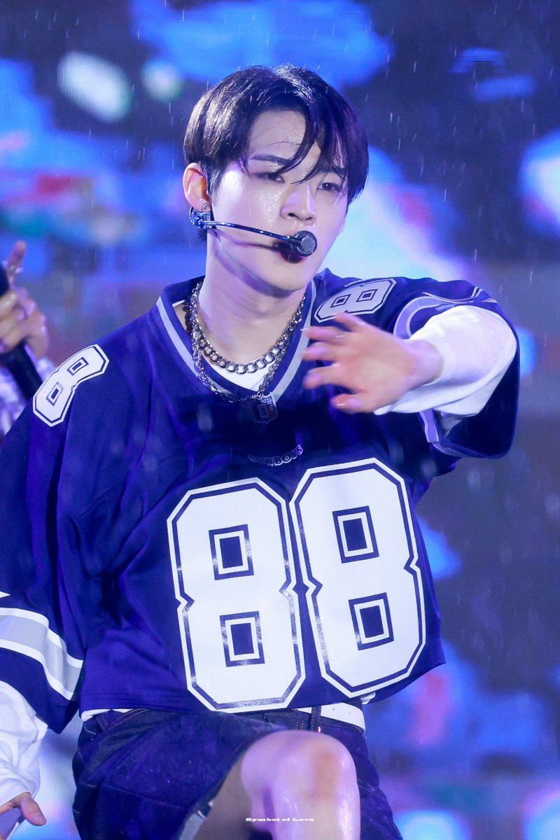 Symbol_of_Luv's tweet photo. 250613 여수 MyK FESTA #효진 
#온앤오프 #ONF #HYOJIN https://t.co/qmo4kHCwKJ
