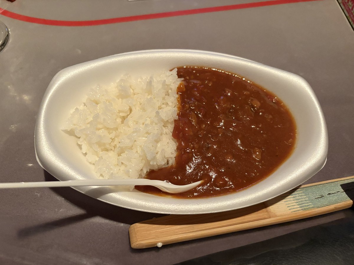 mibu233950503's tweet photo. #RiverRoll 夜の山田姫奈さんと夜更かし会
姫さんコラボのカクテル(写真は姫のため息)やWhiteMonkeyのコーヒーを使った焼酎(写真はシナモン焼酎ソーダ割)などめちゃ美味しかった〜
そして白猿コーヒーを隠し味に使ってある具沢山カレーも美味しかったでーす!! https://t.co/Op2ggUiest
