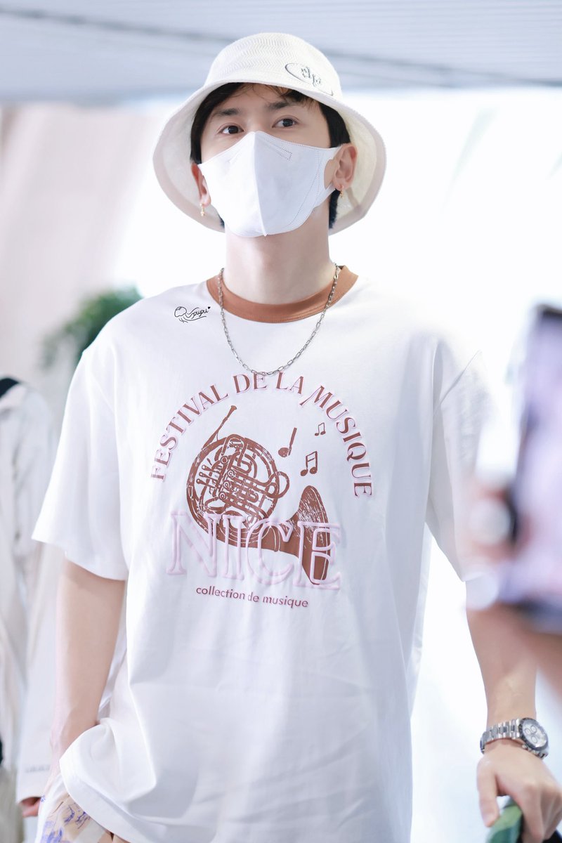 ehsally1's tweet image. 250706 🛬
#张哲瀚 #ZhangZhehan 

#ZhangZhehan #ZhangZhehan张哲瀚
#张哲瀚 #張哲瀚 #ZZH 
#チャンジャーハン #장철한 #จางเจ๋อฮั่น
#zhangzhehan_super3 
#洪荒剧场
#zhangsanjian
#张三坚
#山河令
#WordOfHonor 
#TheRealZhangZhehan