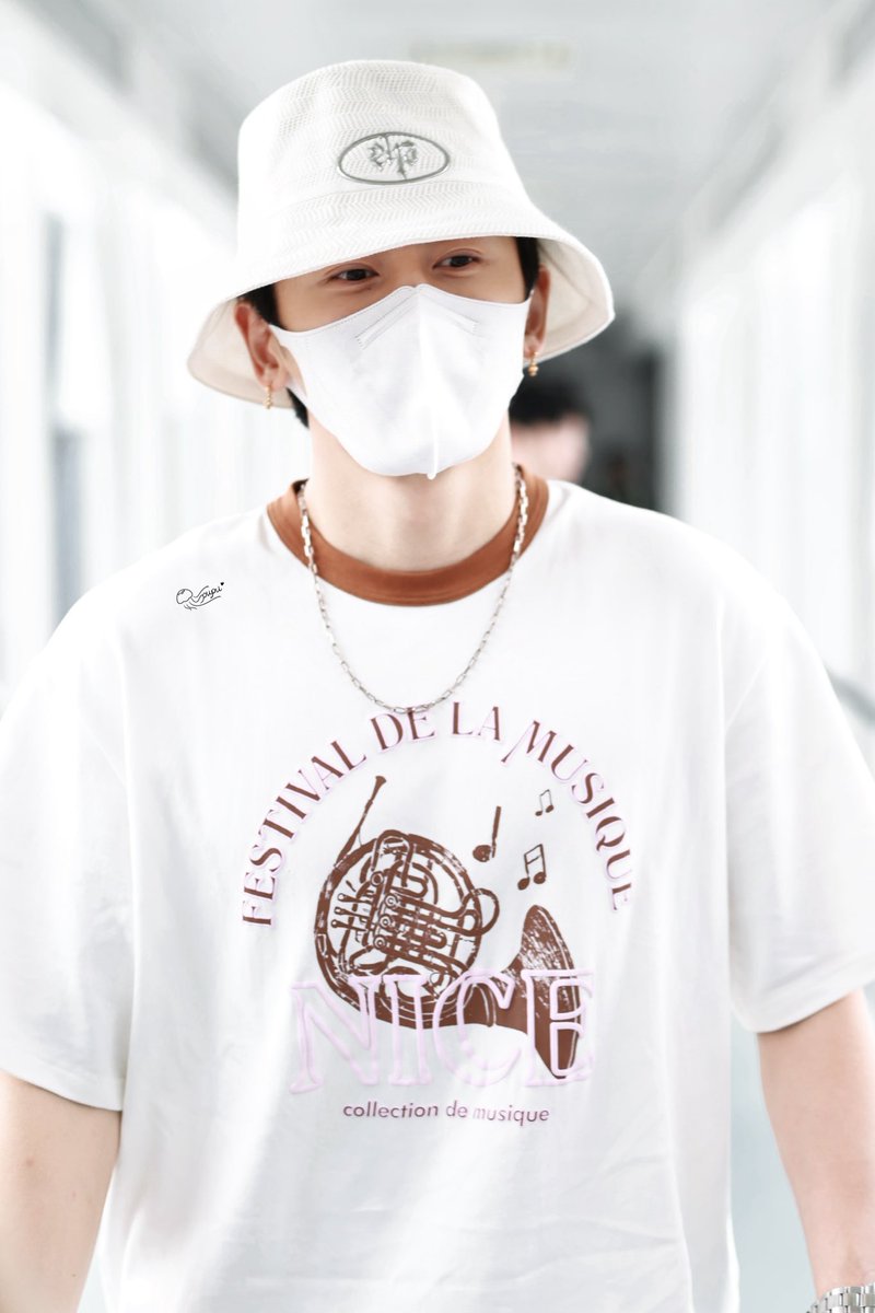 ehsally1's tweet image. 250706 🛬
#张哲瀚 #ZhangZhehan 

#ZhangZhehan #ZhangZhehan张哲瀚
#张哲瀚 #張哲瀚 #ZZH 
#チャンジャーハン #장철한 #จางเจ๋อฮั่น
#zhangzhehan_super3 
#洪荒剧场
#zhangsanjian
#张三坚
#山河令
#WordOfHonor 
#TheRealZhangZhehan