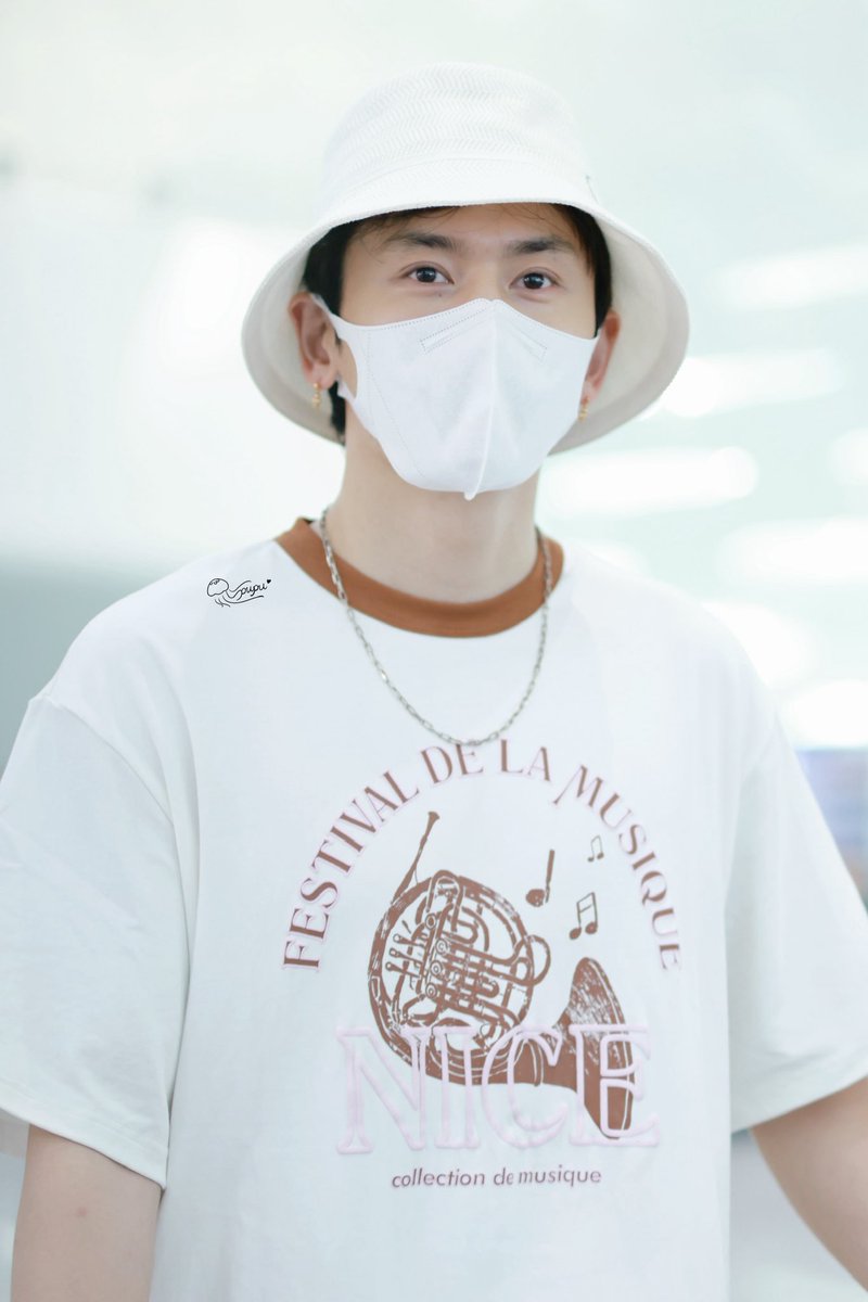 ehsally1's tweet image. 250706 深圳🛫
#张哲瀚 #ZhangZhehan 

#ZhangZhehan #ZhangZhehan张哲瀚
#张哲瀚 #張哲瀚 #ZZH 
#チャンジャーハン #장철한 #จางเจ๋อฮั่น
#zhangzhehan_super3 
#洪荒剧场
#zhangsanjian
#张三坚
#山河令
#WordOfHonor 
#TheRealZhangZhehan