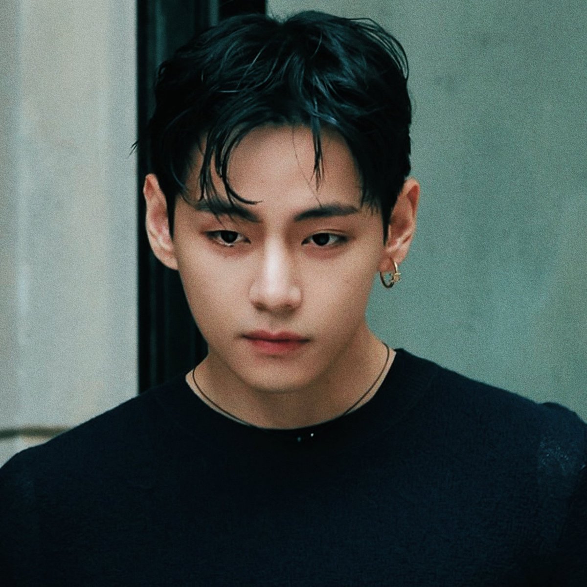 mindvlayer's tweet image. not to be dramatic but this is the best he’s ever looked

KIM TAEHYUNG
CELINE BOY V 
#TAEHYUNGxCELINE