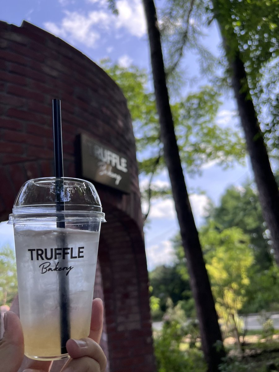 パン山盛り買ってきた✌️♡♡
トリュフベーカリー南八ヶ岳店

とてもおしゃれー、、！