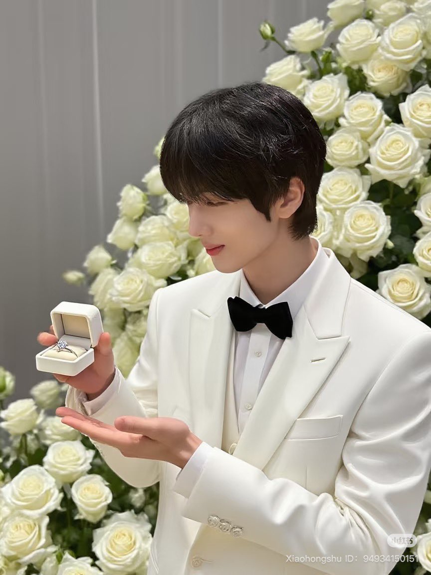 WTF THIS EDITING!!! Jisung groom editing I can’t ✋😩😭