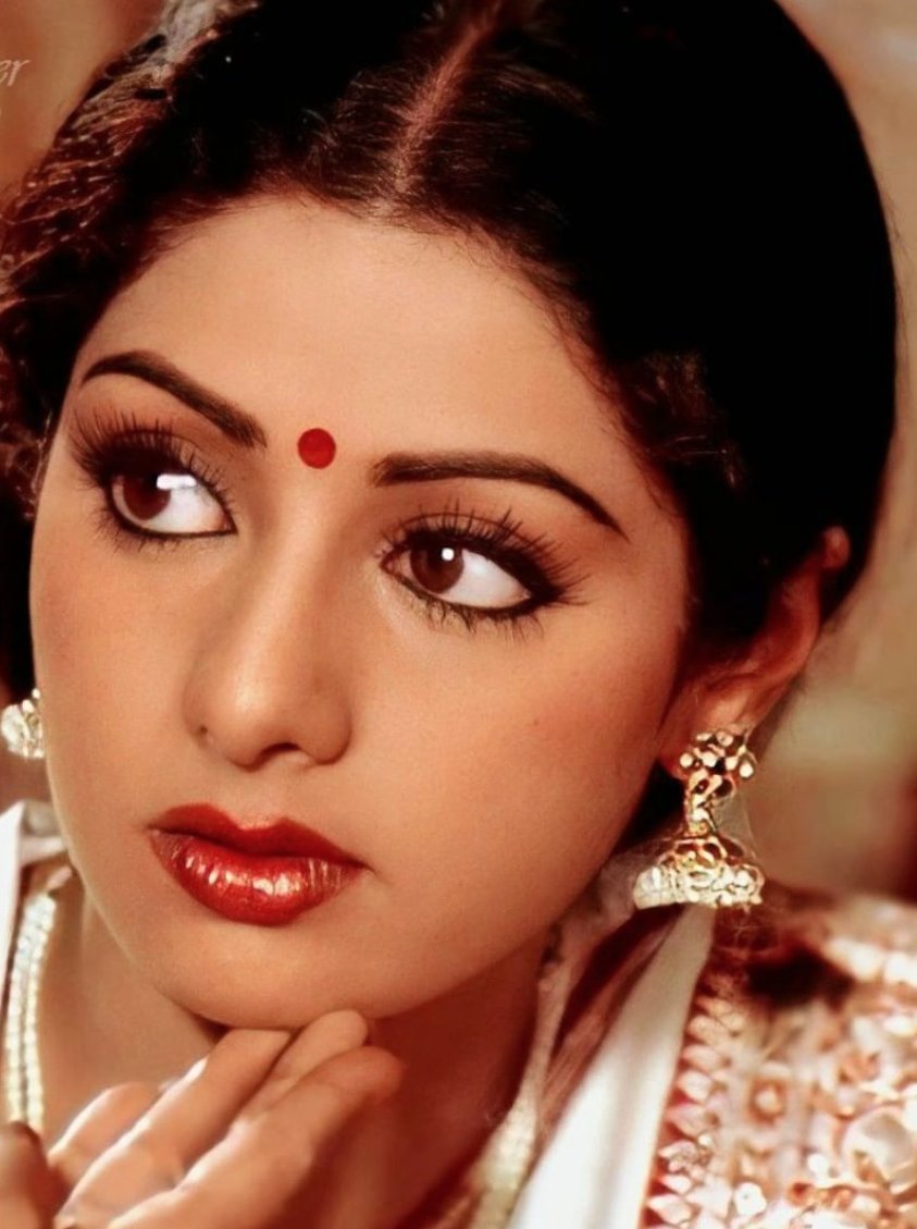 Sridevi (@sridevikapoor) on Twitter photo Sridevi's most underrated Hindi film, performance and dance(s).
asridevi.blogspot.com/search/label/J…
She had just turned 21 and she was FLAWLESS in this film produced by <a href="/RakeshRoshan_N/">Rakesh Roshan</a>
A film she took a paycut for - just to work with the legendary Telugu director
#Sridevi Sridevi's most underrated Hindi film, performance and dance(s).
asridevi.blogspot.com/search/label/J…
She had just turned 21 and she was FLAWLESS in this film produced by <a href="/RakeshRoshan_N/">Rakesh Roshan</a>
A film she took a paycut for - just to work with the legendary Telugu director
#Sridevi