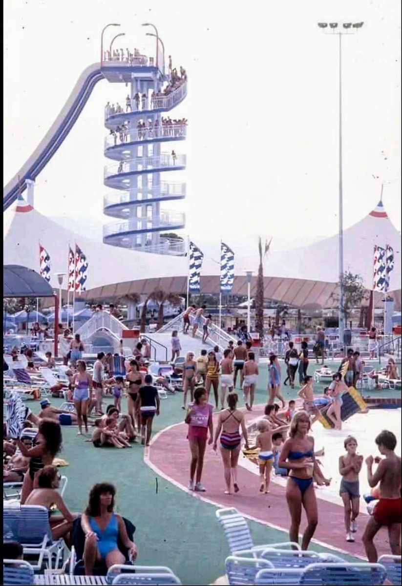 LasVegasLocally's tweet image. The sooner we bring this desert oasis back to the Strip, this sooner Vegas will be back on track.