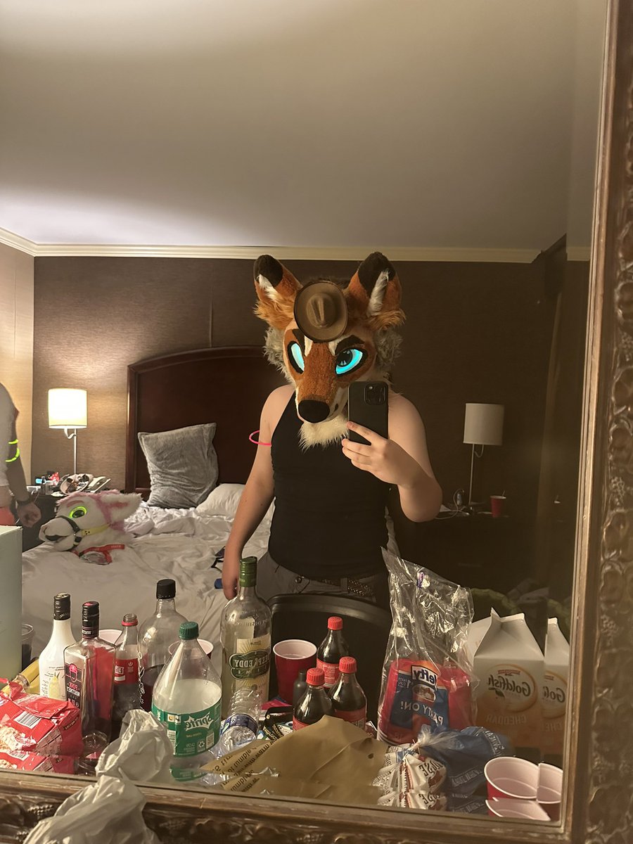 griffyote's tweet image. Headed out for the night let’s hang