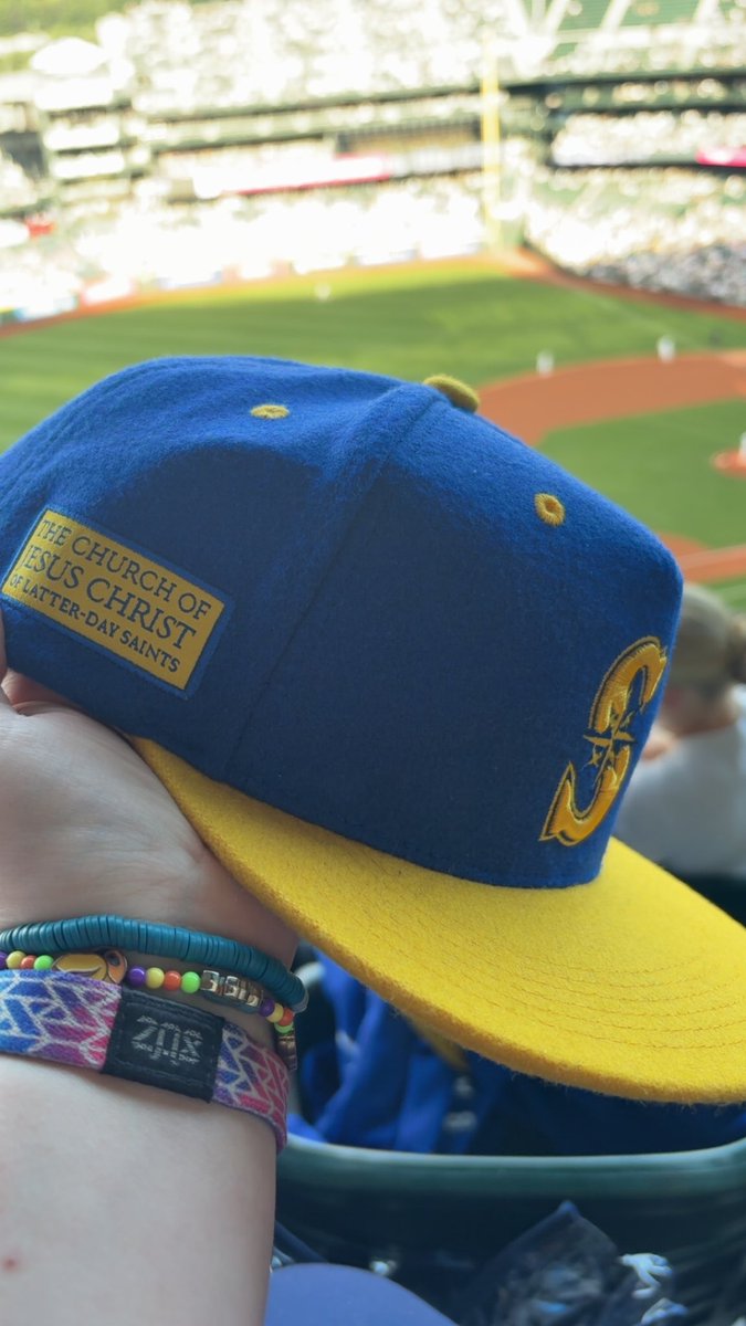 bethanyeg97's tweet photo. LDS Mariners Night! #SeattleMariners #TridentsUp https://t.co/IRWjTcXdNq