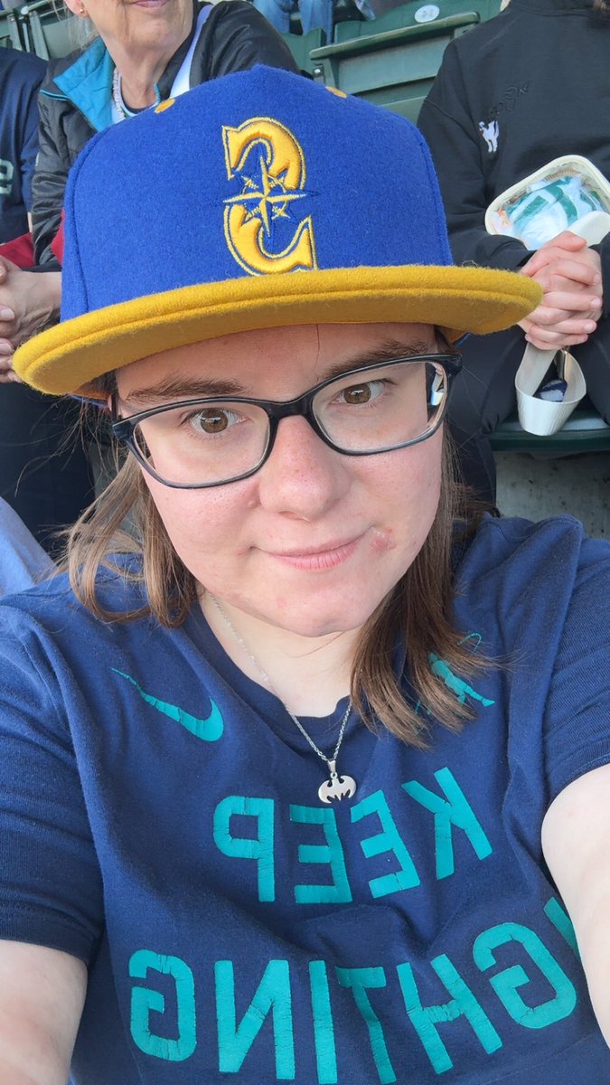bethanyeg97's tweet photo. LDS Mariners Night! #SeattleMariners #TridentsUp https://t.co/IRWjTcXdNq
