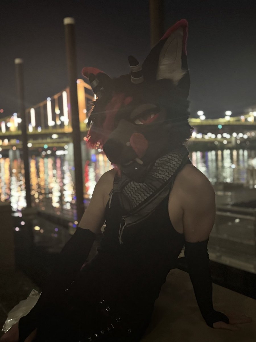 Say hi~ ❤️🖤