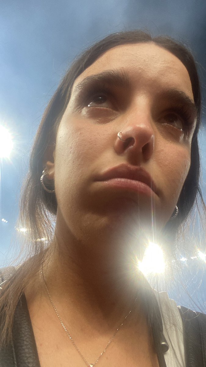 gnnmtn's tweet photo. se cercate sul dizionario la parola disperazione vi esce la mia faccia piena di lacrime ai concerti di Nic
#UltimoStadi2025 https://t.co/uhKdBY2afr