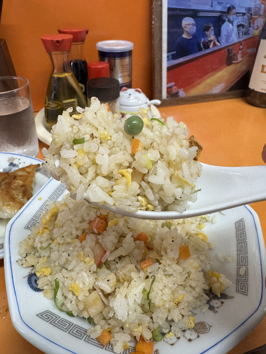 pose1don68's tweet photo. 開店直前の街並みはあわただしくてー♩
嬉し恥ずかし朝帰り🤗

餃子
レバニラ
炒飯
町中華でやろうぜ📺
レバニラ餃子美味かった🤭 https://t.co/WvijdPTV6E