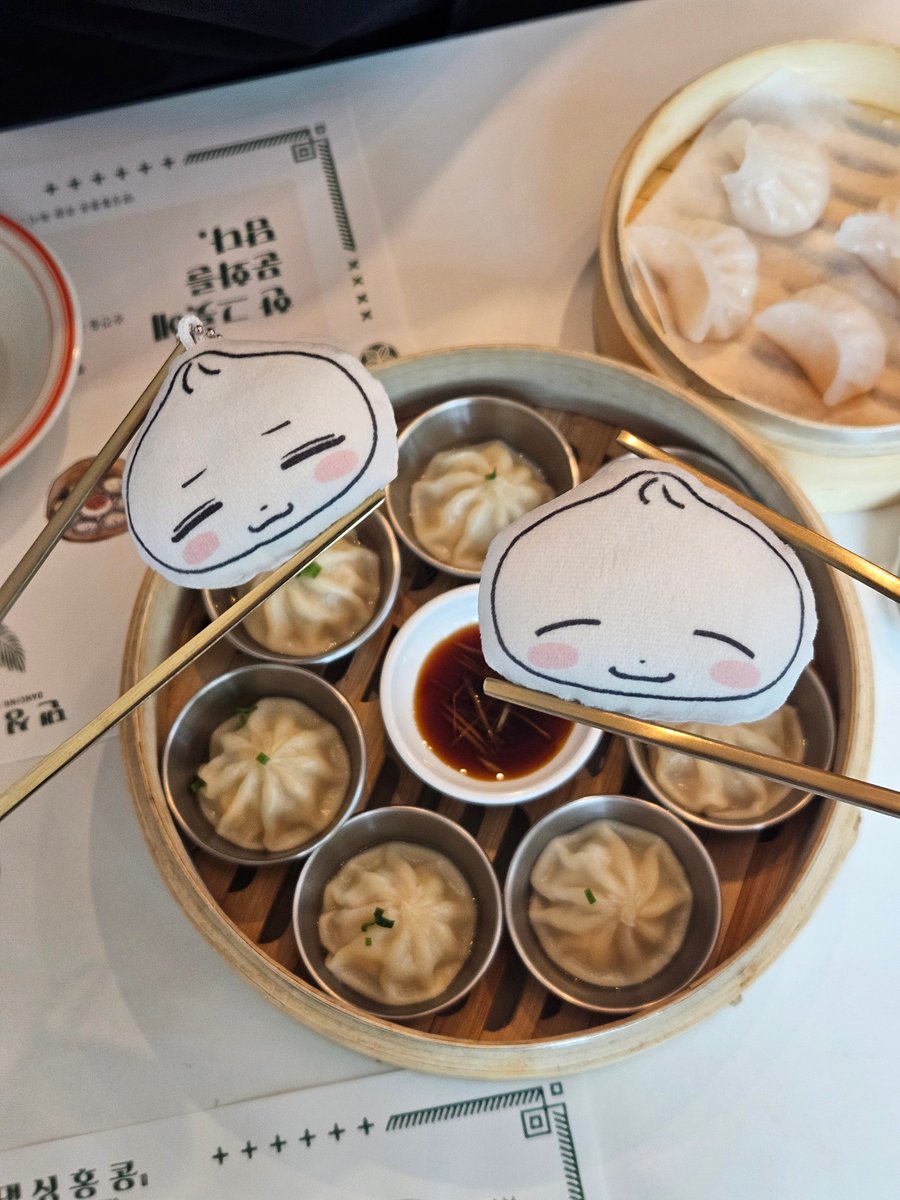 KDong_Y's tweet photo. 만두 먹기 좋은 날씨
썸머즈쪄먹으러옴🥟🥢
@b9389_ https://t.co/t5IHx5t1ko