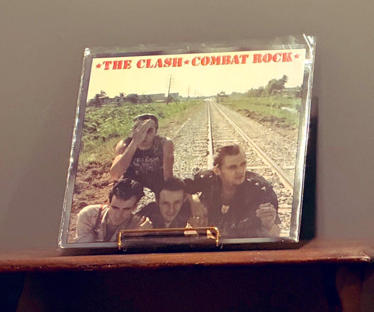 realSamGoodie's tweet photo. 🎶 #NowPlaying…
The Clash - Combat Rock 🚂🎸
Where punk grit meets radio-ready anthems. Still punches with rebellion and swagger.
#TheClash #CombatRock #Vinyl #VinylCollection #VinylCommunity #MusicCollection #Music #NowSpinning 📀🎵 https://t.co/6rpZEO0dHt