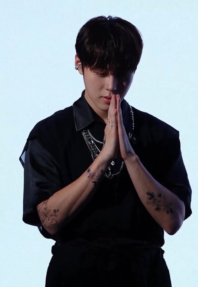 우리 하성운 하늘 늘 건강하게 행복한맘 가득하게 해주세요 🙏🏻☁️✨
ㄴ성운이두 하늘이들두 언제어디서든 안전하게 해주세요 🙏🏻🙏🏻🩵