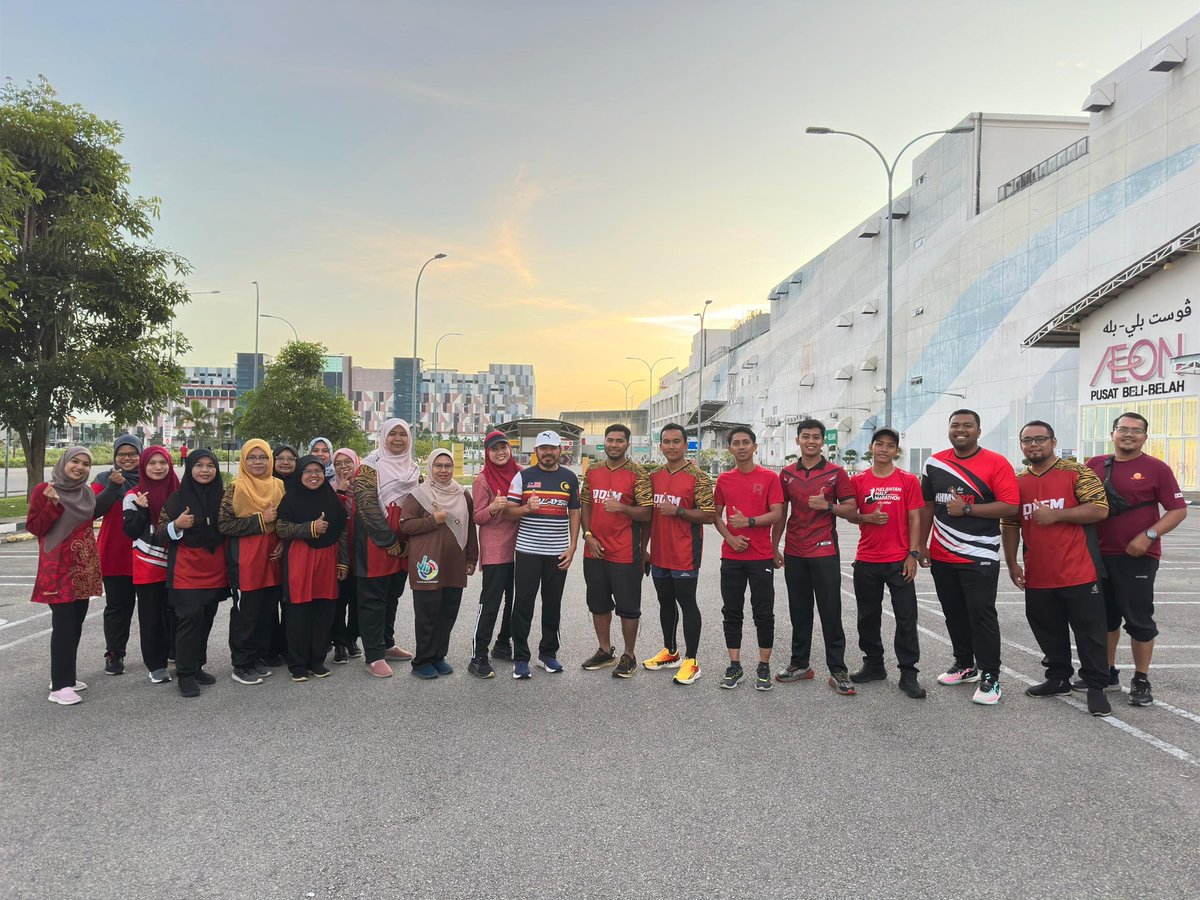 Dr_Uzir's tweet image. Alhamdulillah, pagi ini Fit DOSM: Breakfast Run di Lembah Sireh, Kota Bharu sebelum hadir ke Mesyuarat Majlis Statistik dan Data Negeri Kelantan Bil.1 Tahun 2025.

#FitDOSM
#StatsMalaysia 
#StatistikNadiKehidupan 
#StatistikSegalanyaPasti
#MyASEAN2025
#BanciPertanian2024
#KPDOSM