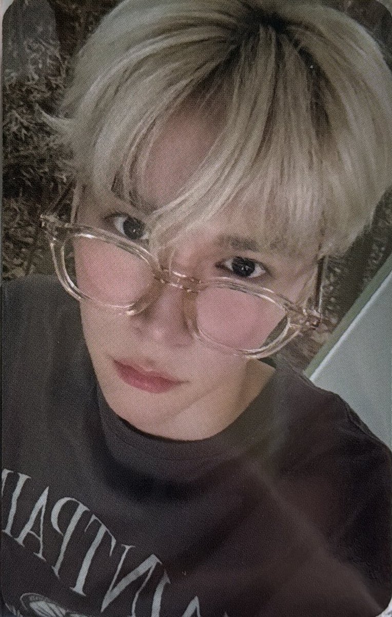 OMG THIS EUNSEOK PHOTOCARD