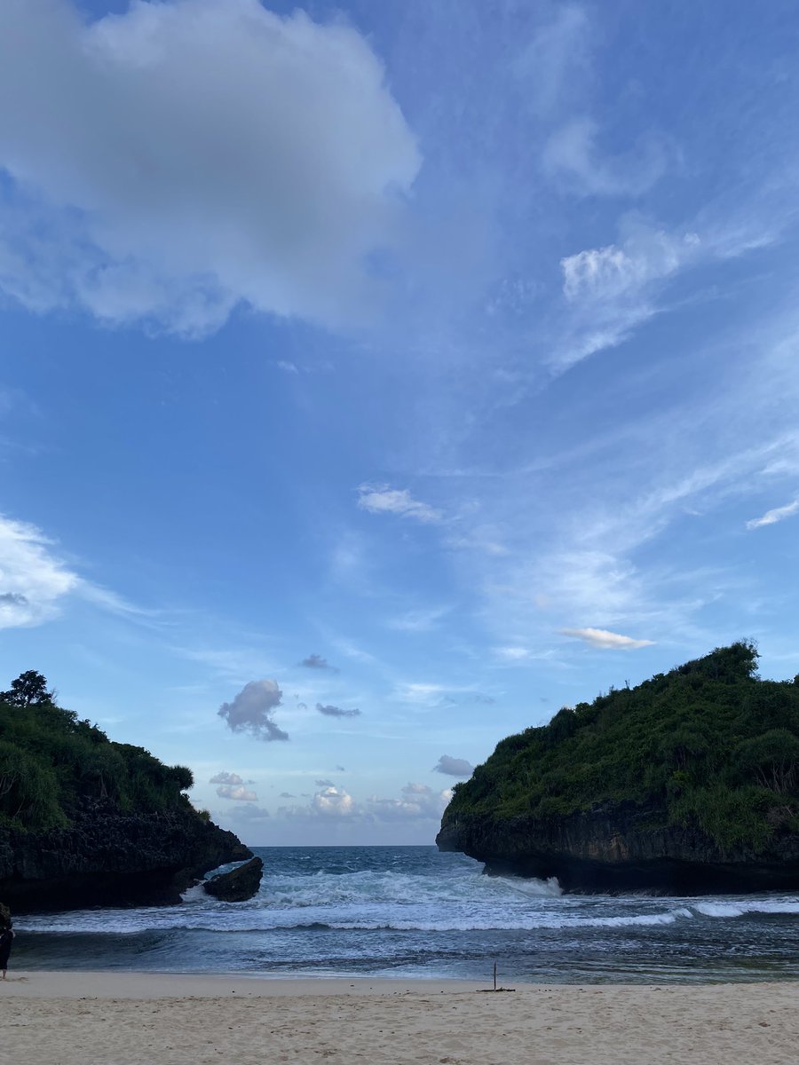 lagi liburan Smart Listeners pada kemana nihhh coba dong reply foto liburan kalian , Velix spill dlu deh foto liburan Velix 😎🙌🏻

📍Pantai Sedahan, Gunung Kidul, Daerah Istimewa Yogyakarta

#liburan