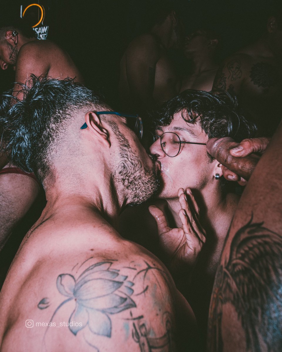 Reforzando el orgullo... Hombres cogiendo hombres a pelo