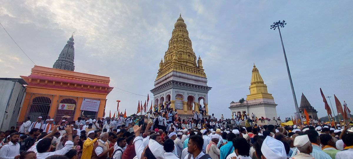 चांद्रभागे स्नान, तुका मागे हेंचि दान! पंढरीचा वारकरी, वारी चुकों नेदी हरी!! #आषाढीएकादशी #पंढरीचीवारी 🚩