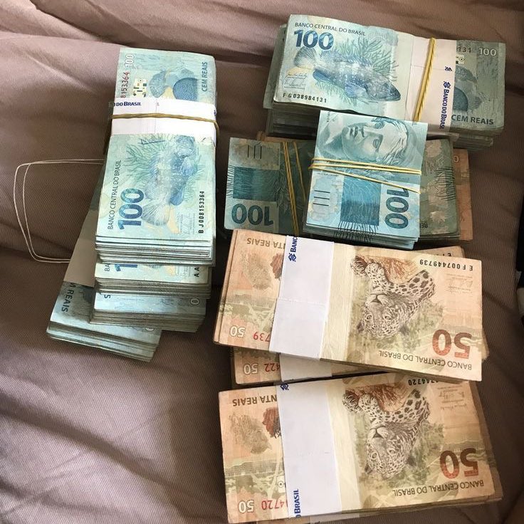 🚨ATENÇÃO: Taxar bilionários (super-ricos) em apenas 2% geraria cerca de R$ 1,35 trilhão por ano aos cofres públicos. No Brasil, cerca de 50 pessoas se enquadram nesse padrão de patrimônio.