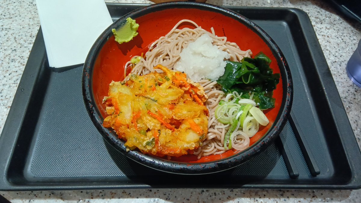 masu1017's tweet image. 先週は都内が多かった。昼飯によく行くのが、富士そば虎ノ門店。込み合う時間を外せば落ち着いて食せます。先週は２度も行きました。