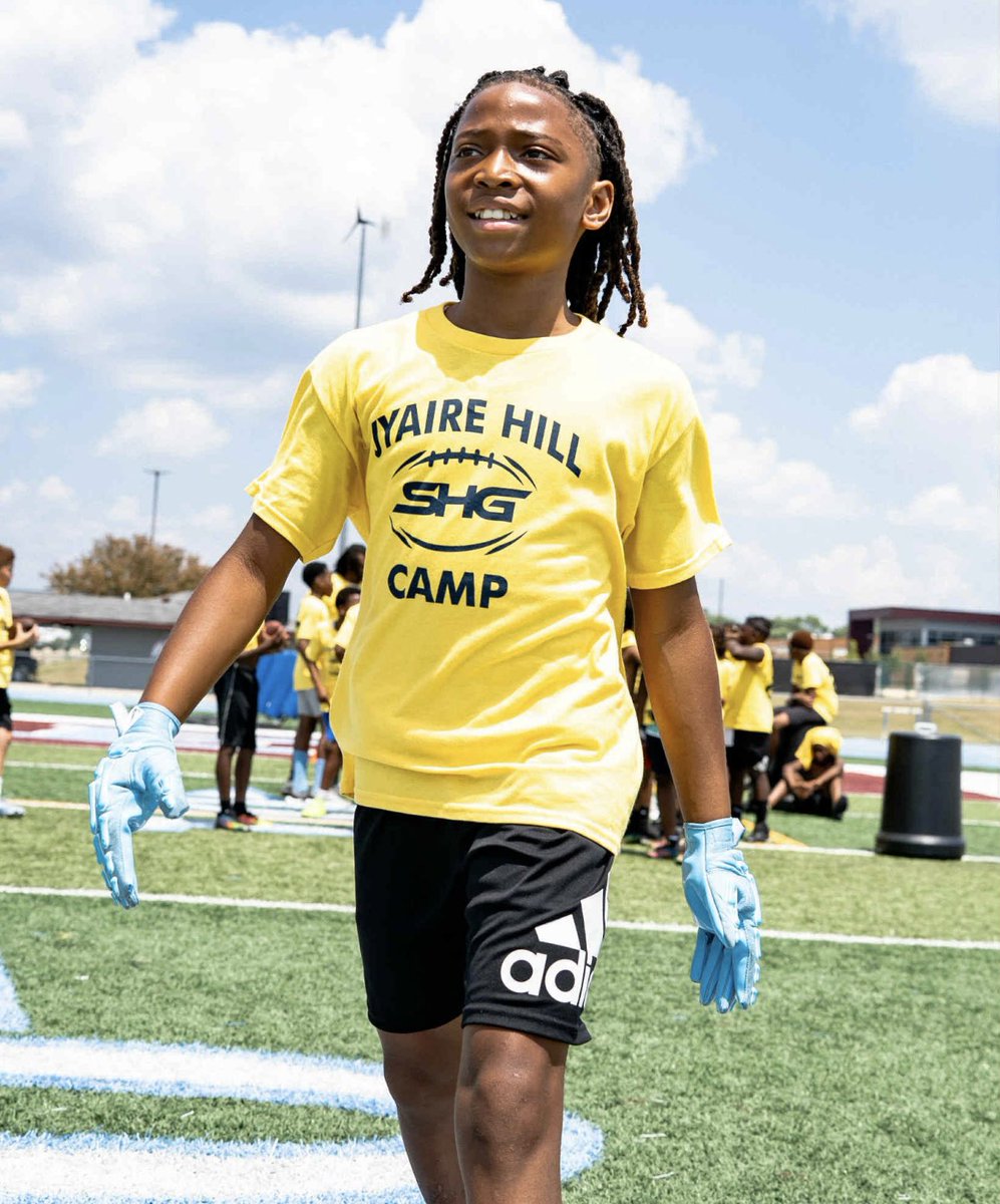Yeah…yeah…we know. This is a basketball account…but in Kankakee, we are all one! Jyaire “Suga” Hill held his camp today and it was 🔥!!!!! Here’s a taste of the game for free! Kankakee Football is where football players go to play in our area. 🤷🏾‍♂️